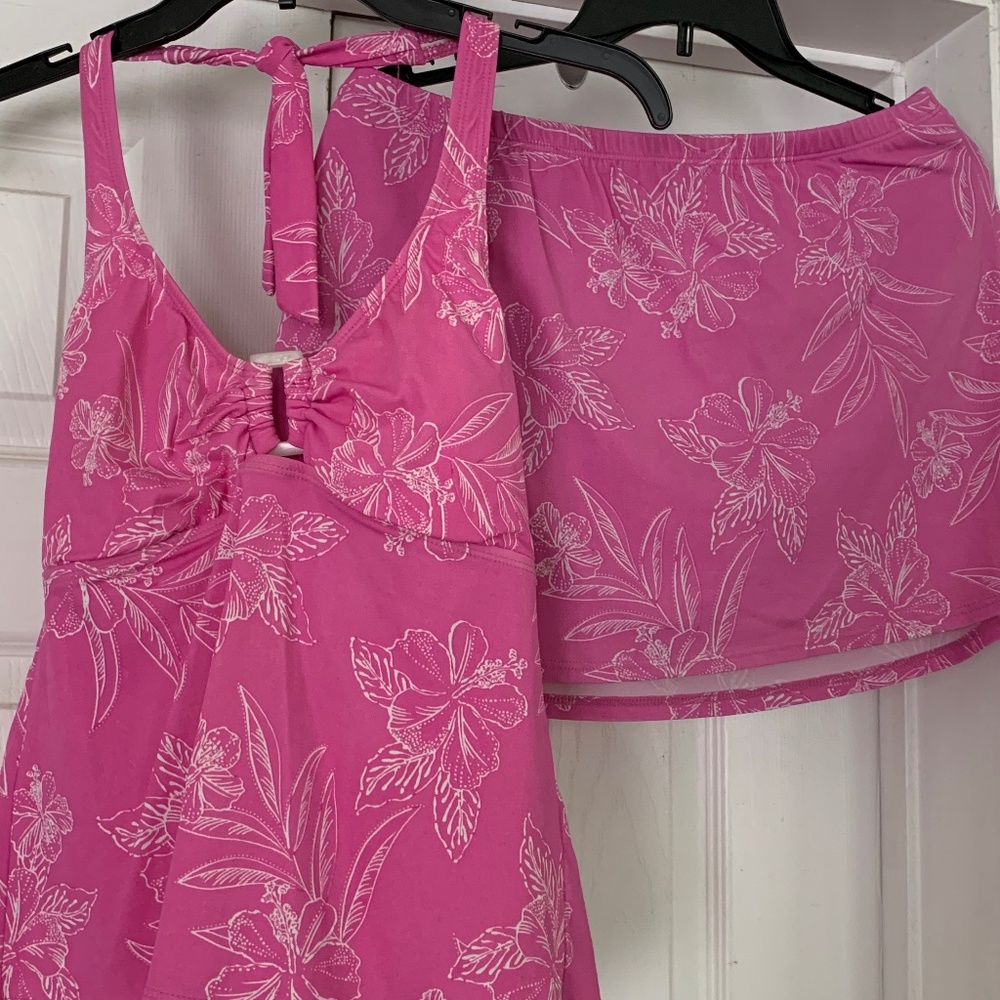 LIZ CLAIBORNE TWO PIECE TANKINI SIZE 14